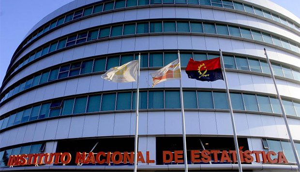 Confiança dos consumidores mantêm tendência de queda